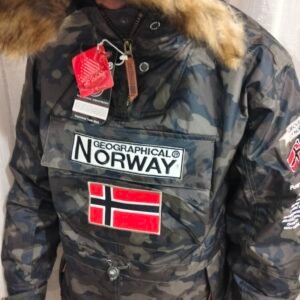 Giacca invernale Geographical Norway – modello anorak camouflage con cappuccio in eco-pelliccia